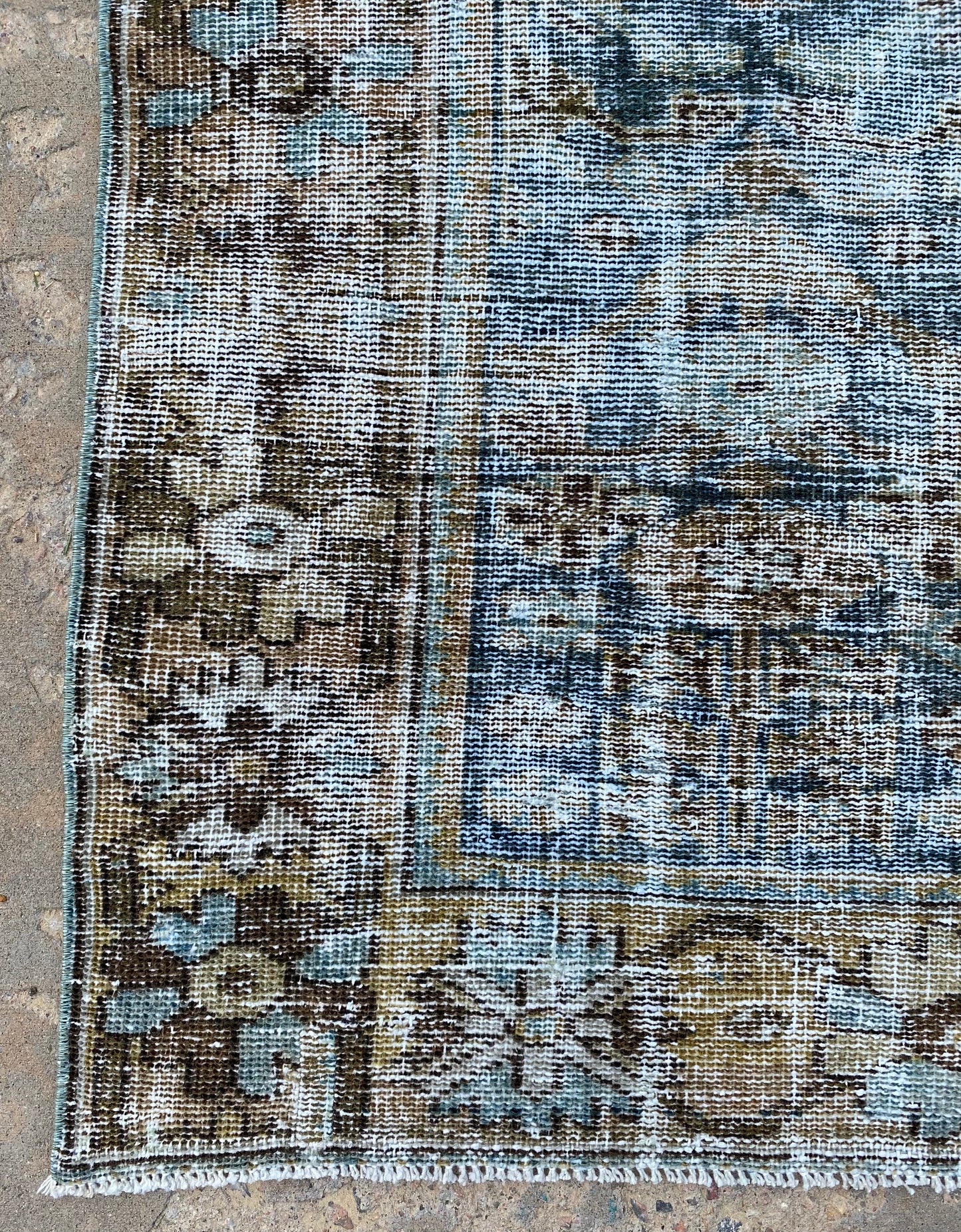 Colette 2’4 x 9’6