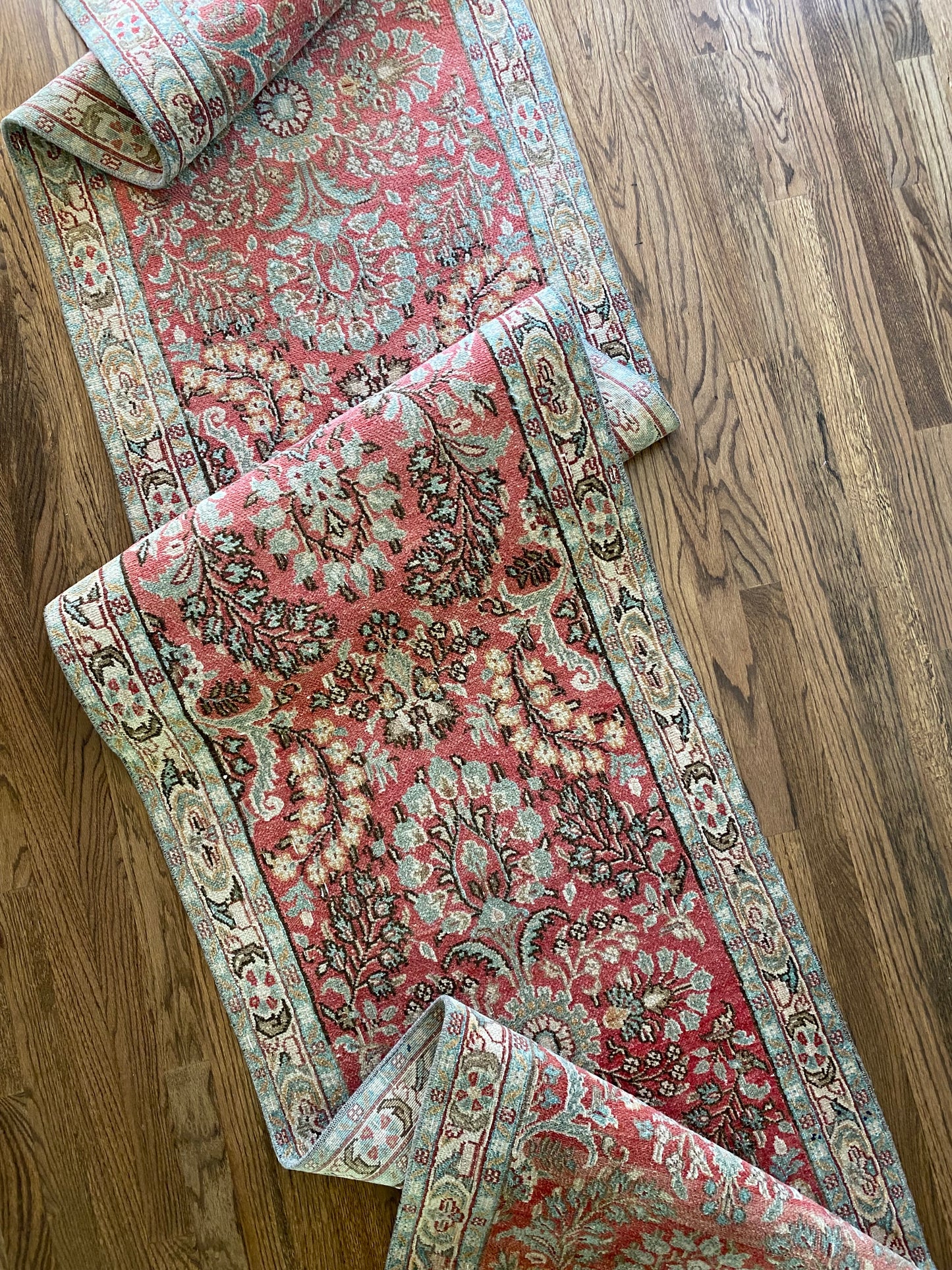 Alexis 2’4.5 x 12’7
