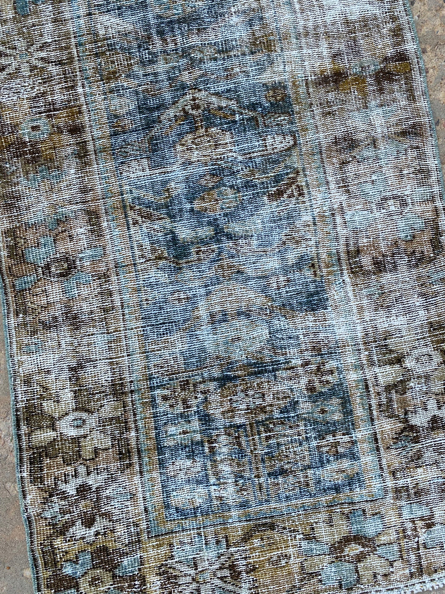 Colette 2’4 x 9’6