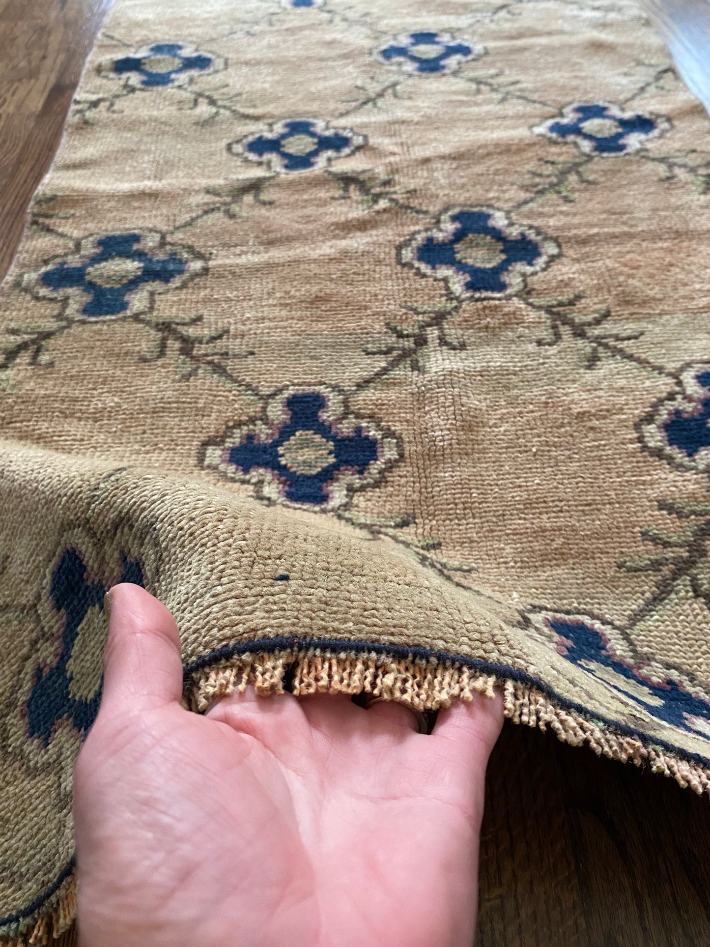 Vivian 2’ x 7’5.5