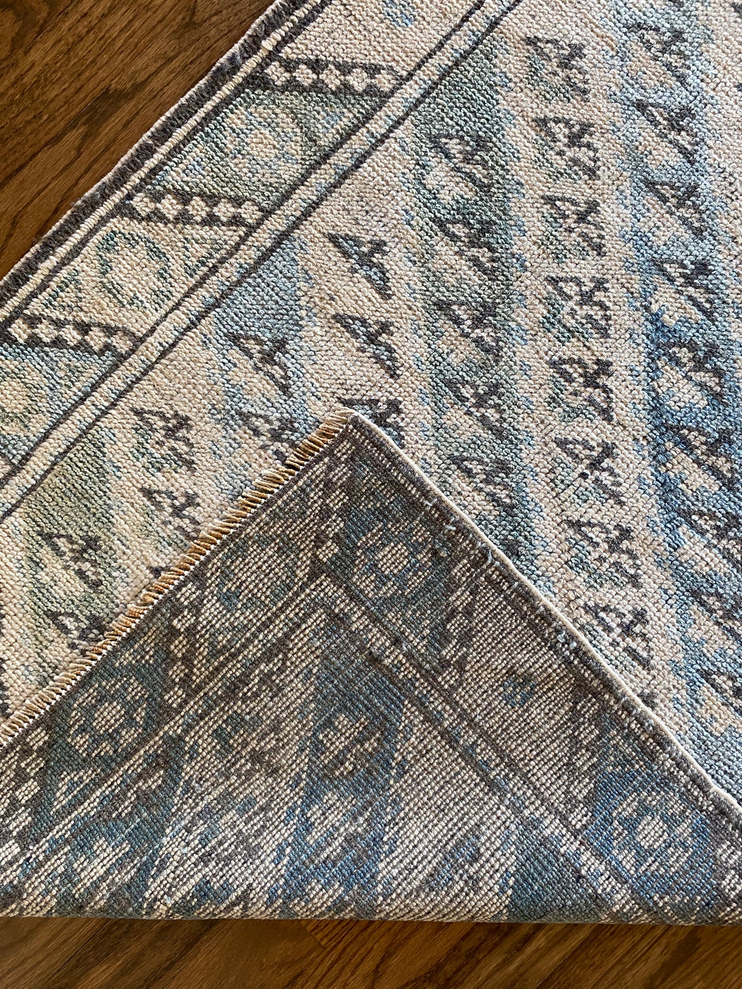 Claire 2’3.5 x 9’4