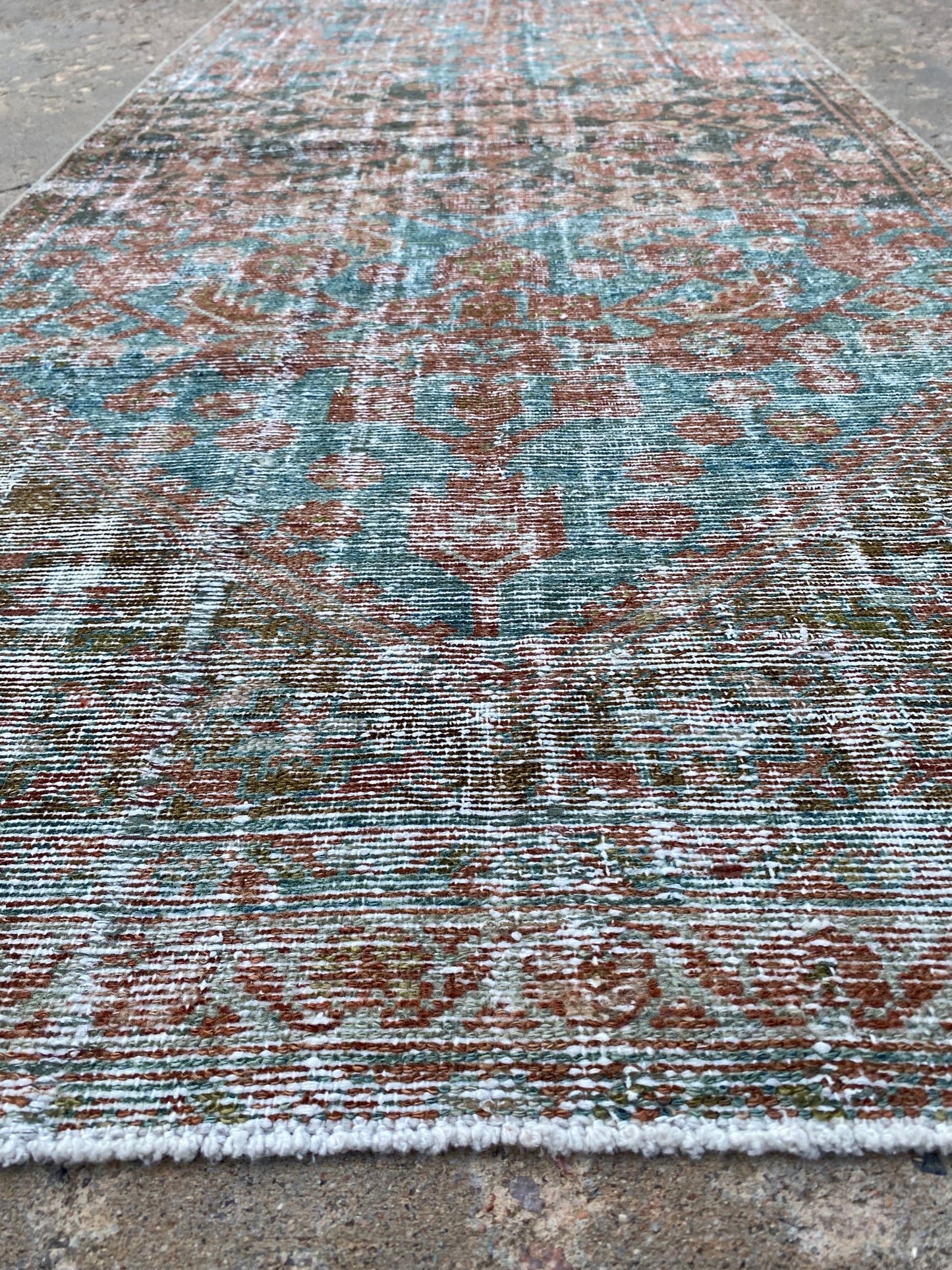 Delphine 2’11 x 12’8.5