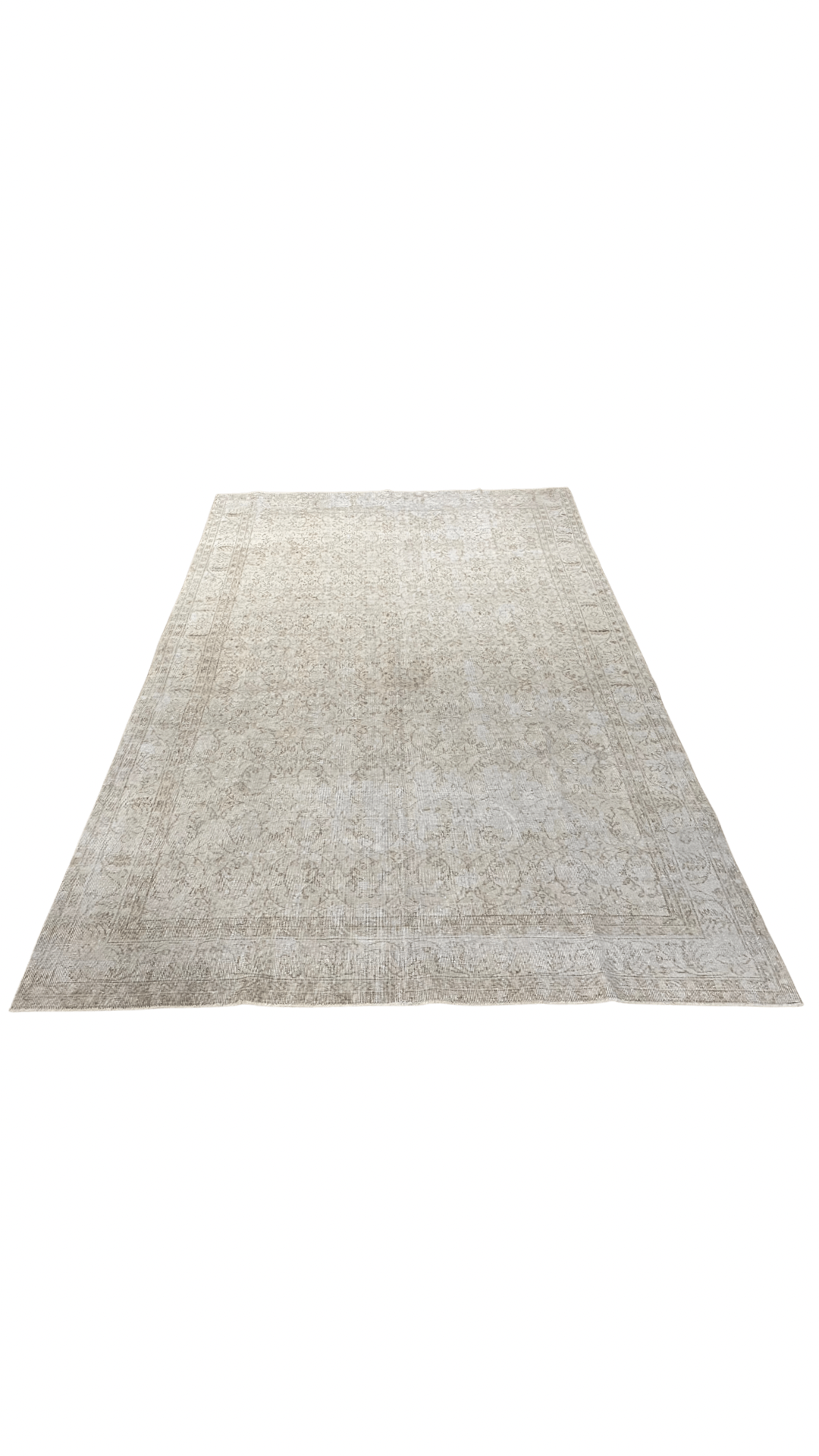 Leah 6’9 x 10’7 (7 x 11)