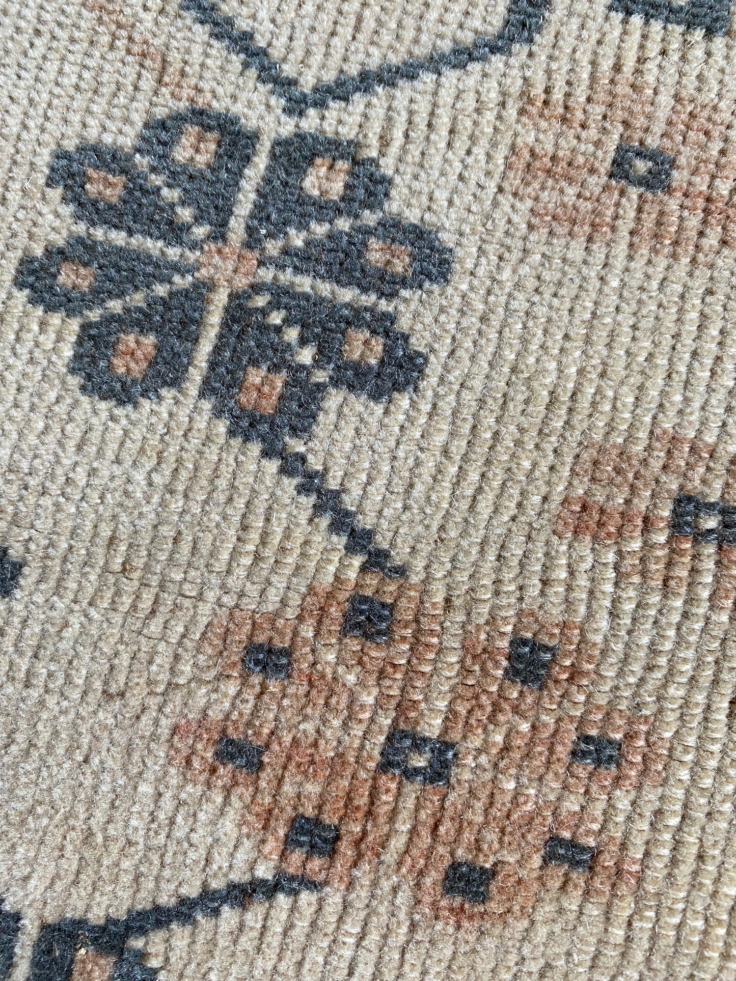 Cora 2’8.5 x 4’2