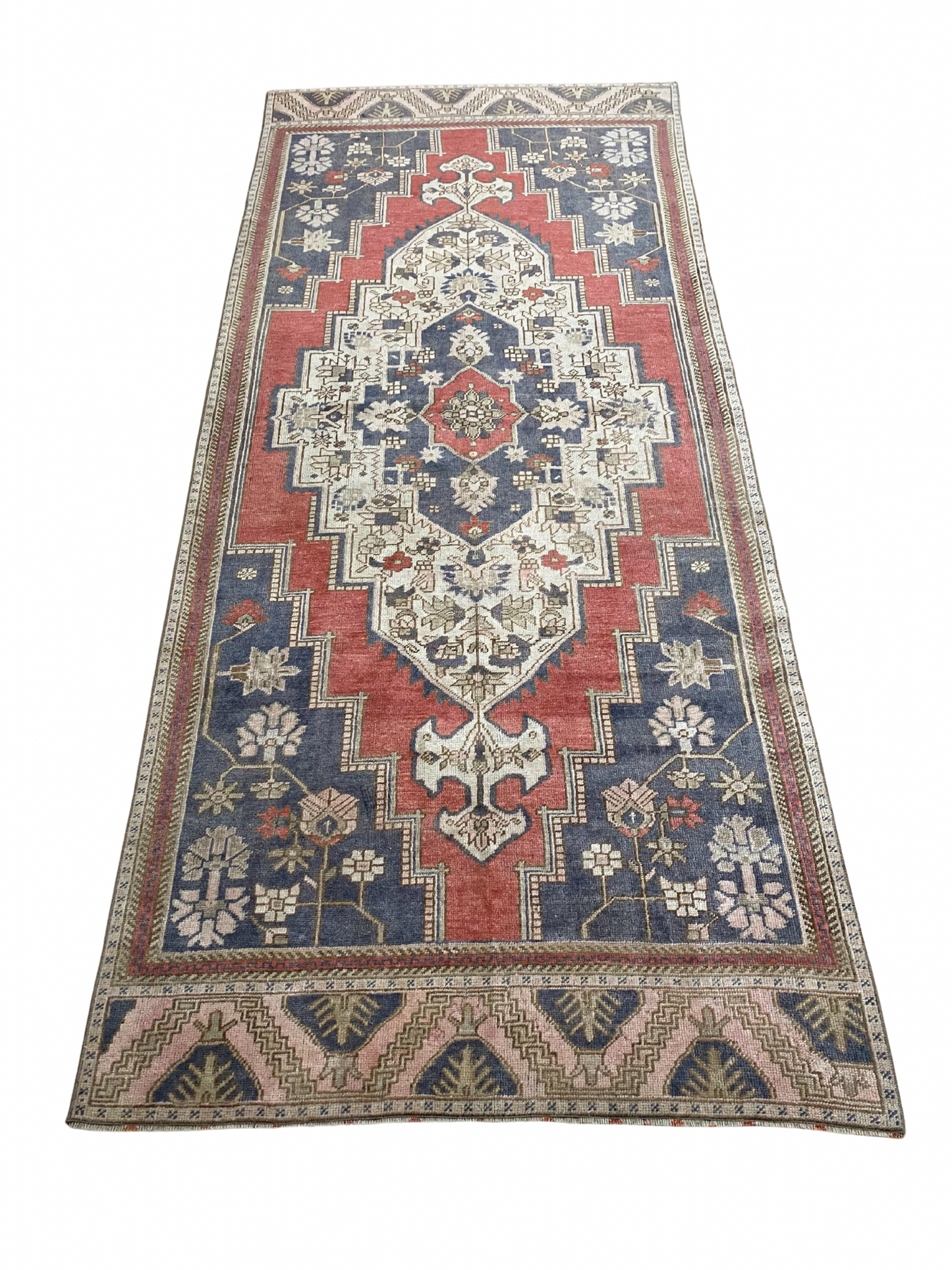 Daphne 4’1 x 9’8