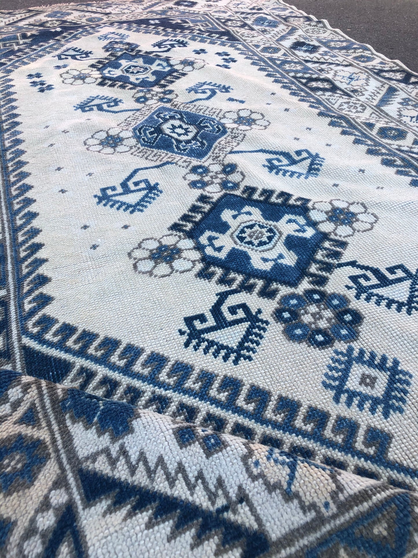 Dallas 3'11.5 x 6'4.5