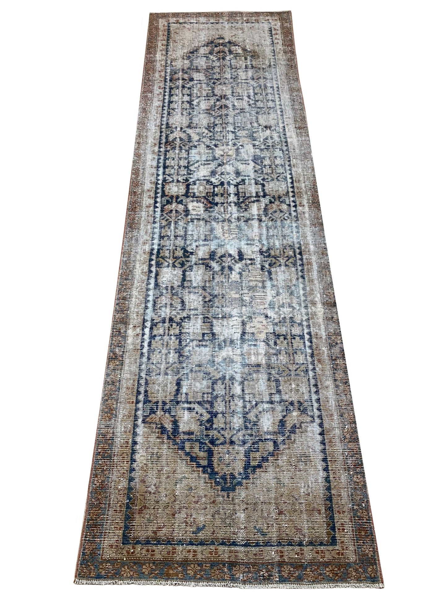 Naomi 2’10.5 x 9’9