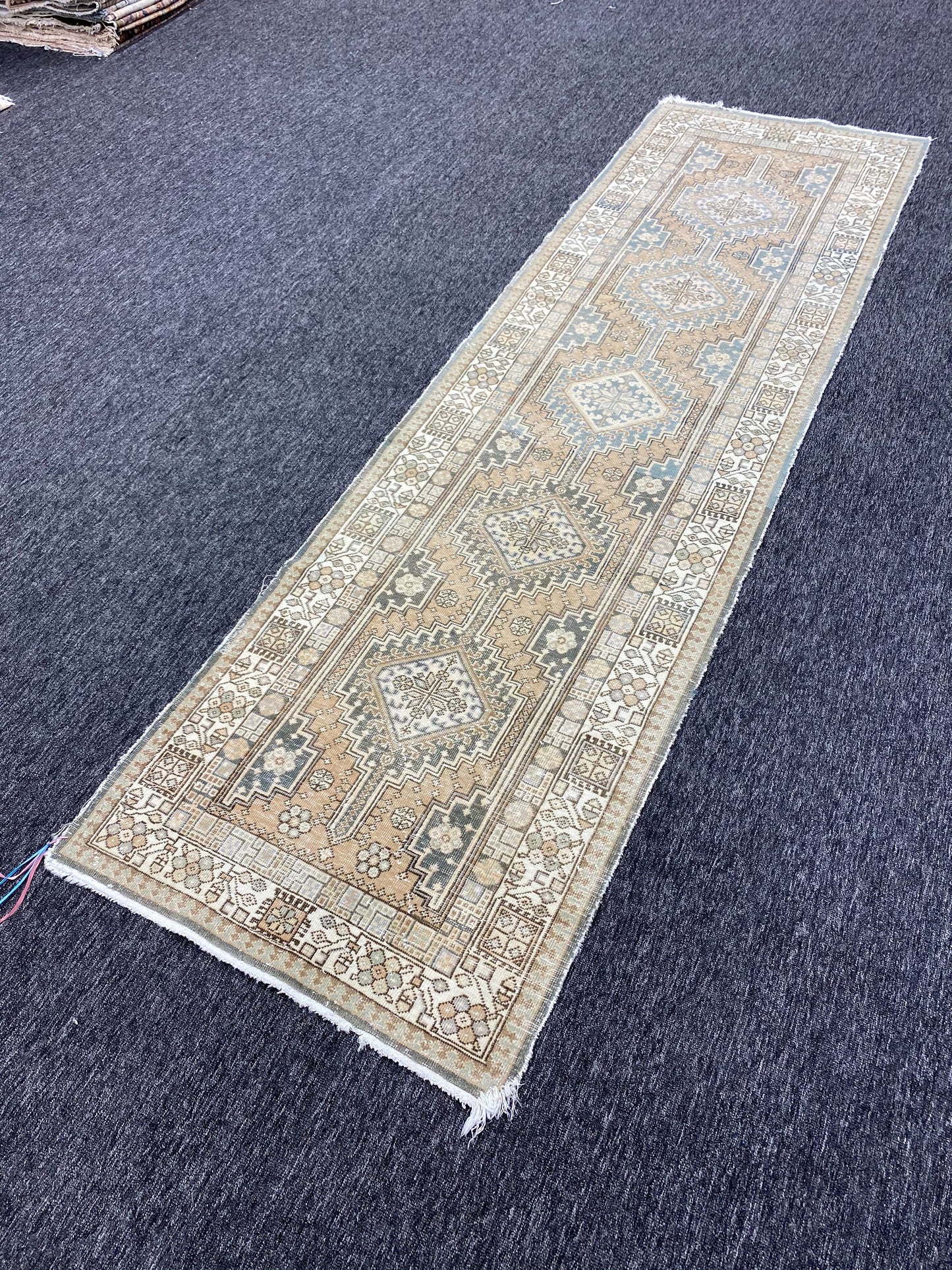 Shaker 2’10 x 9’8