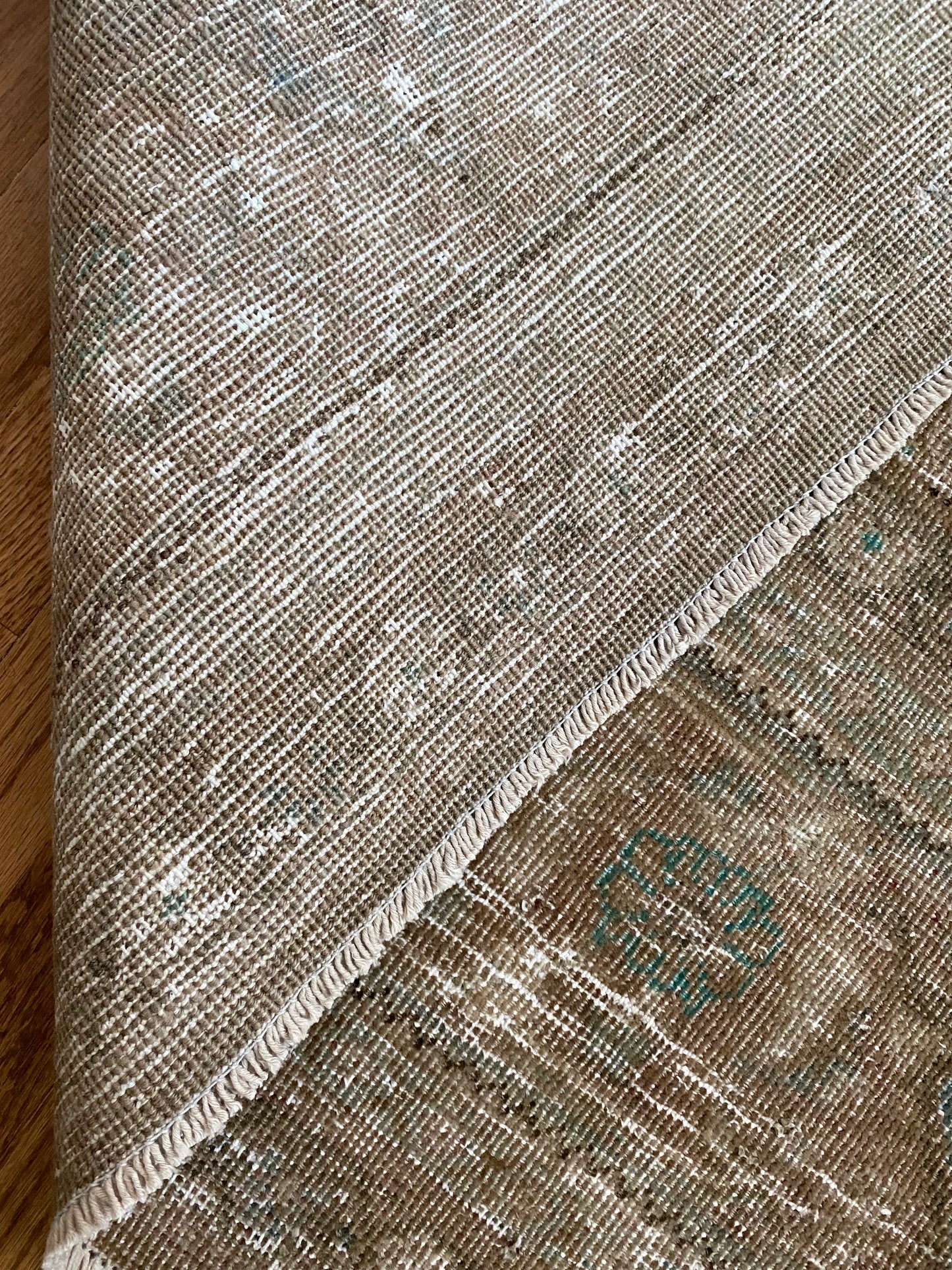 Dana 8’9 x 11’4 (9 x 11)