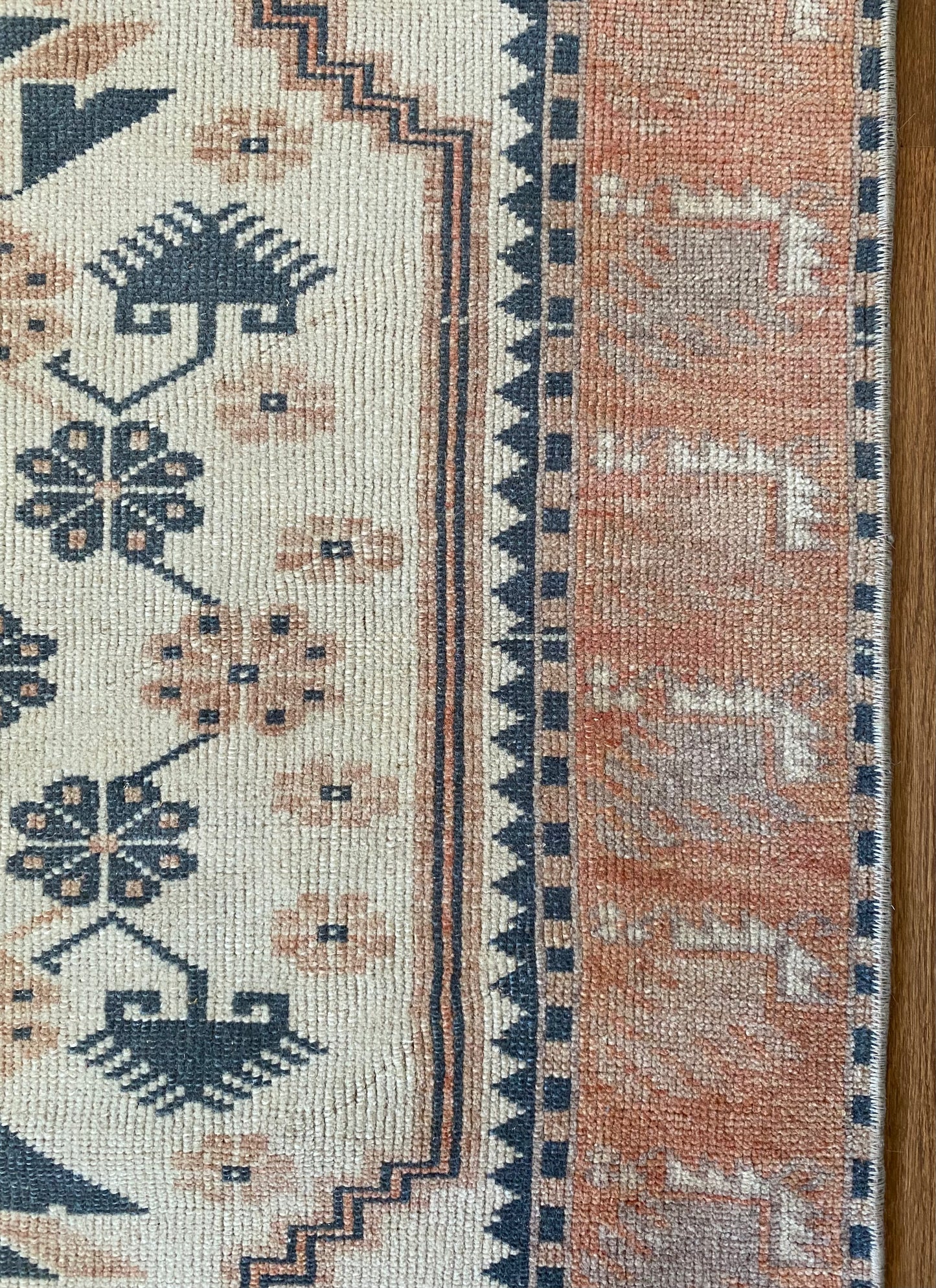 Cora 2’8.5 x 4’2