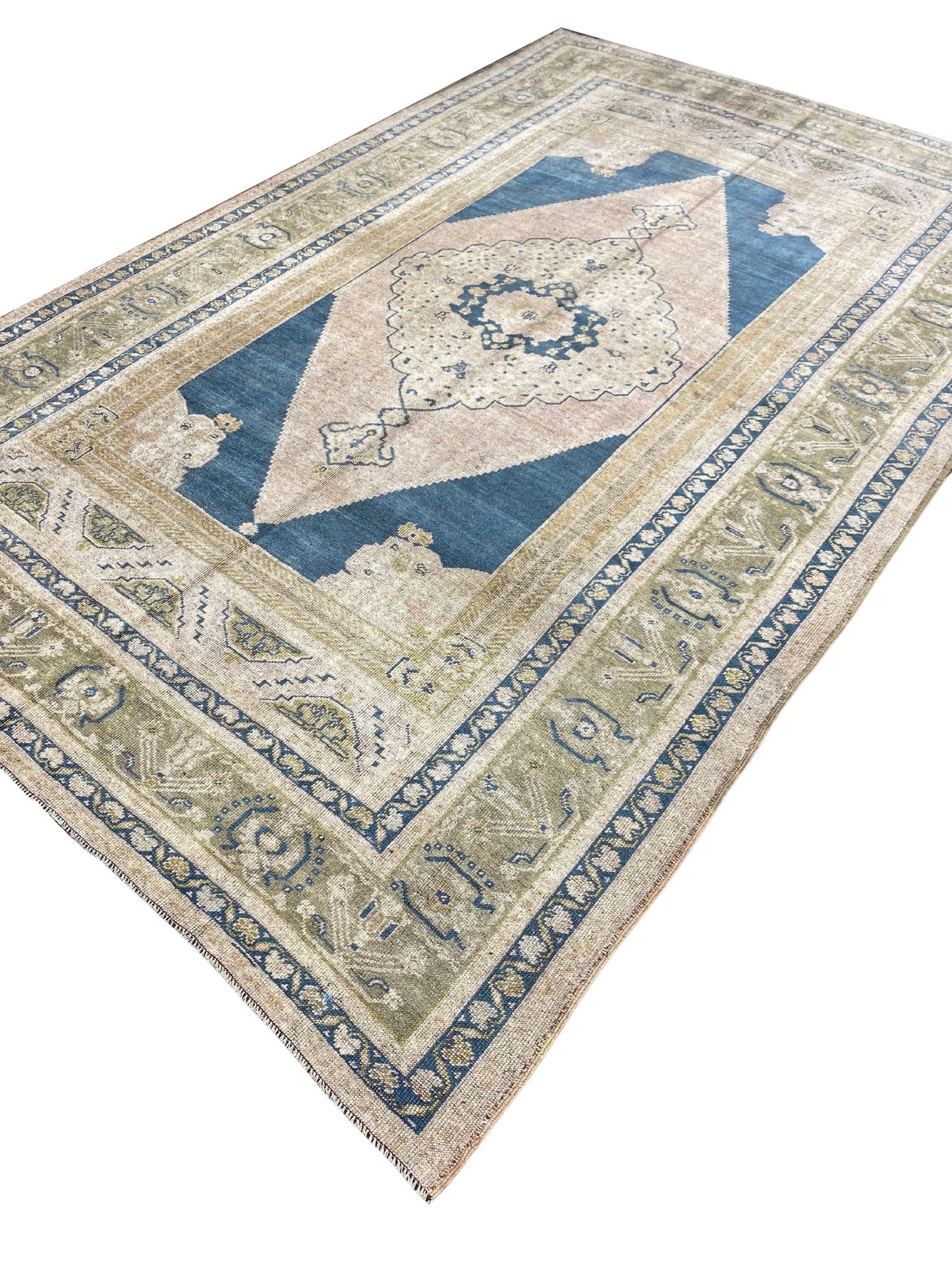 Angela 6’8 x 10’6