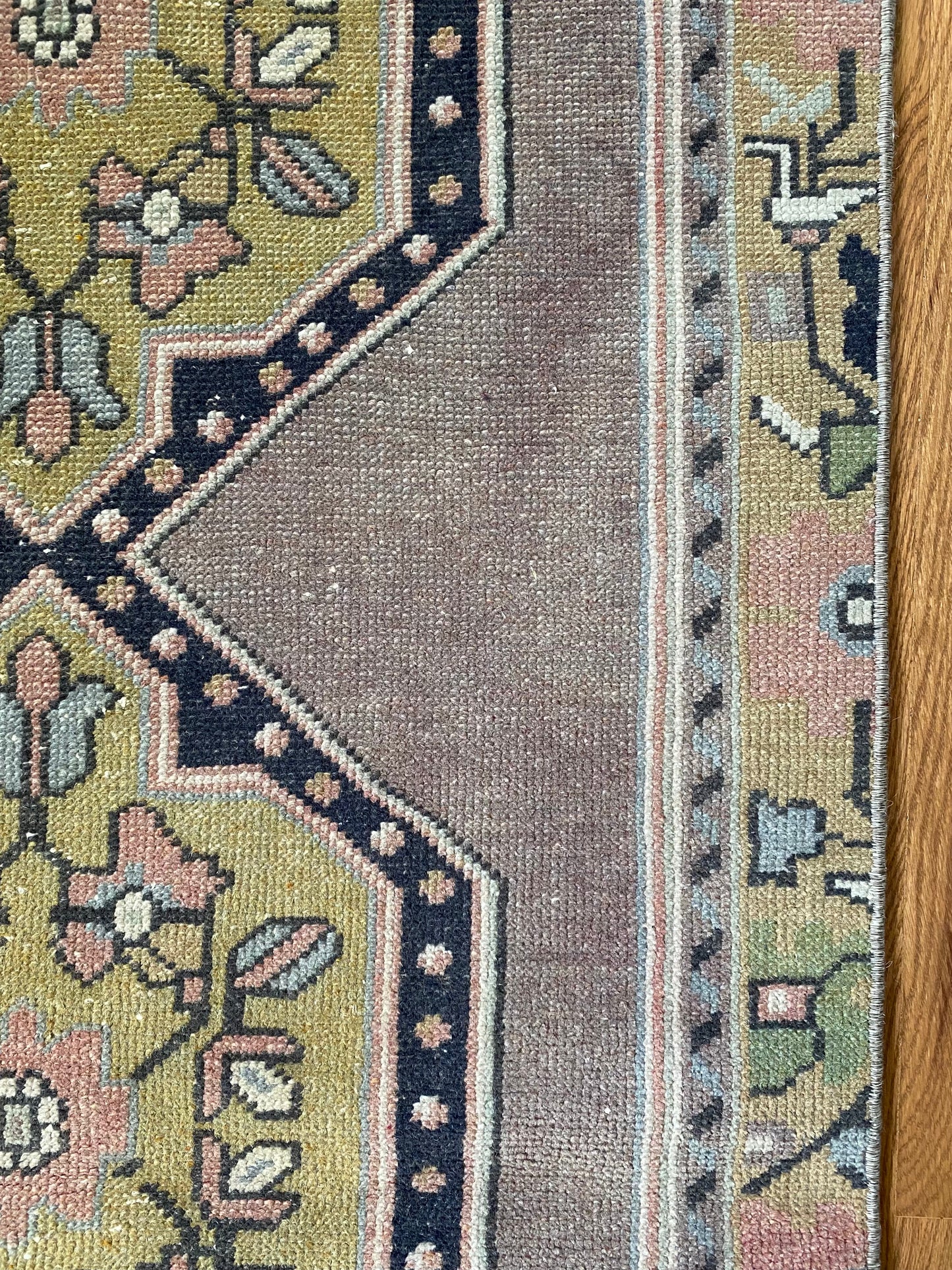 Rosie 2’11 x 9’11.5