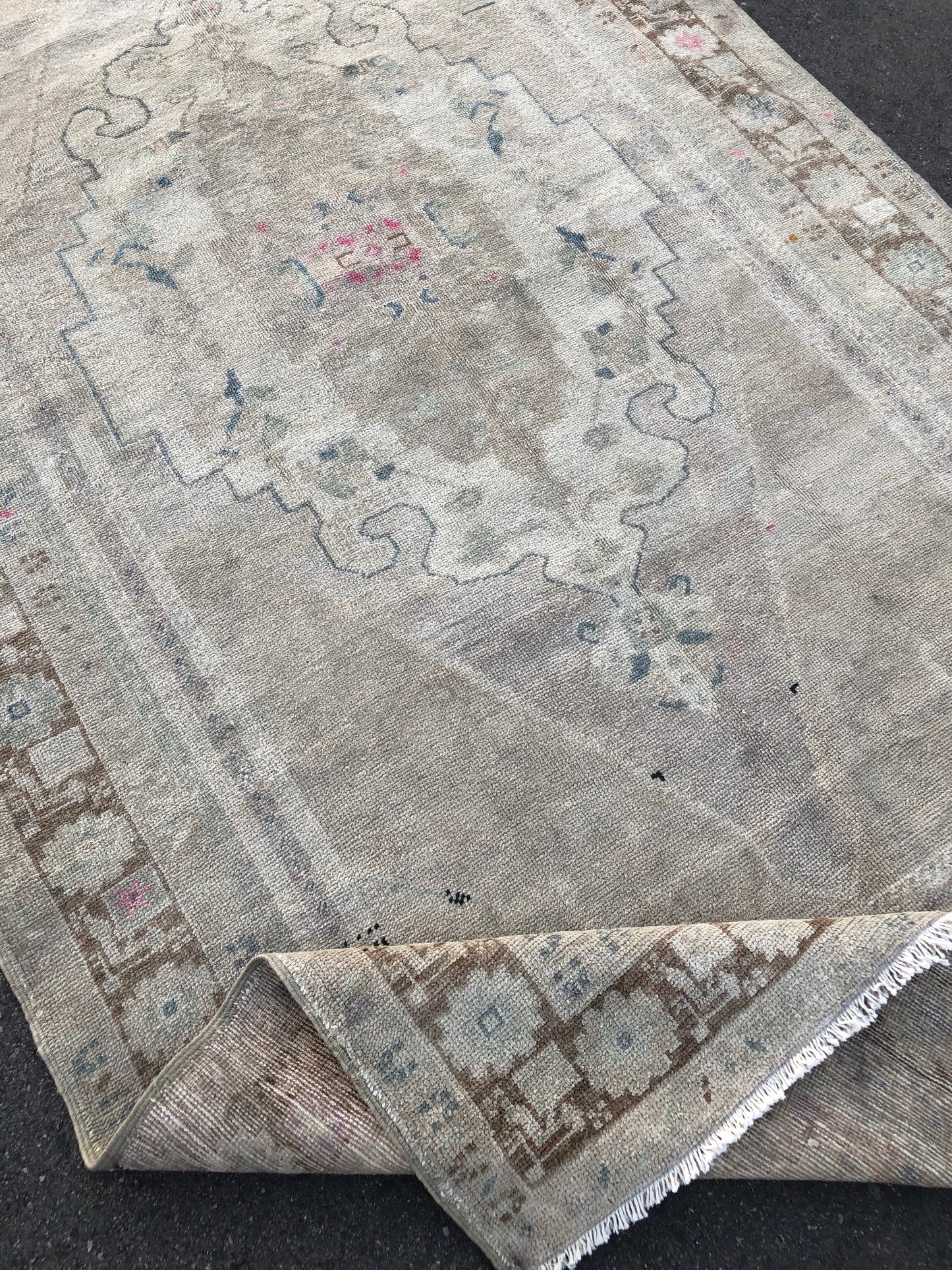 Telluride 4'10.5 x 9'5.5