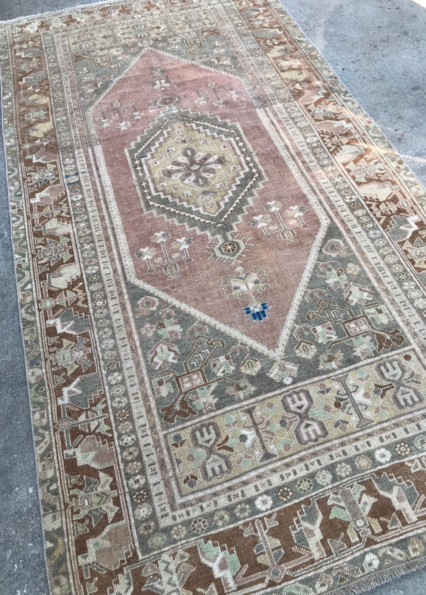 Carmel 4’3.5 x 8’1