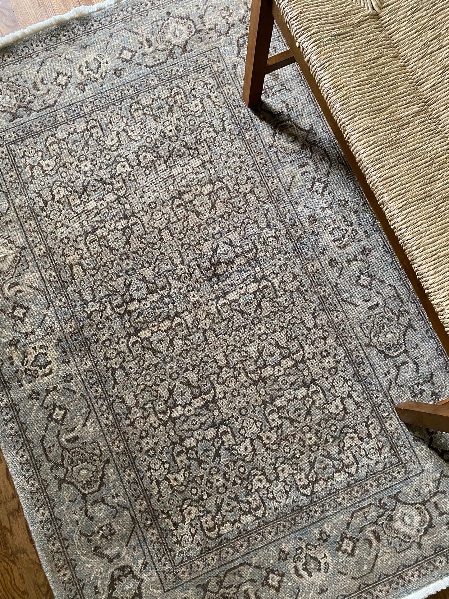 Vintage Isfahan Wool Rug 4’x6’1" – Hand-Knotted Gray Scatter Rug | Lucia