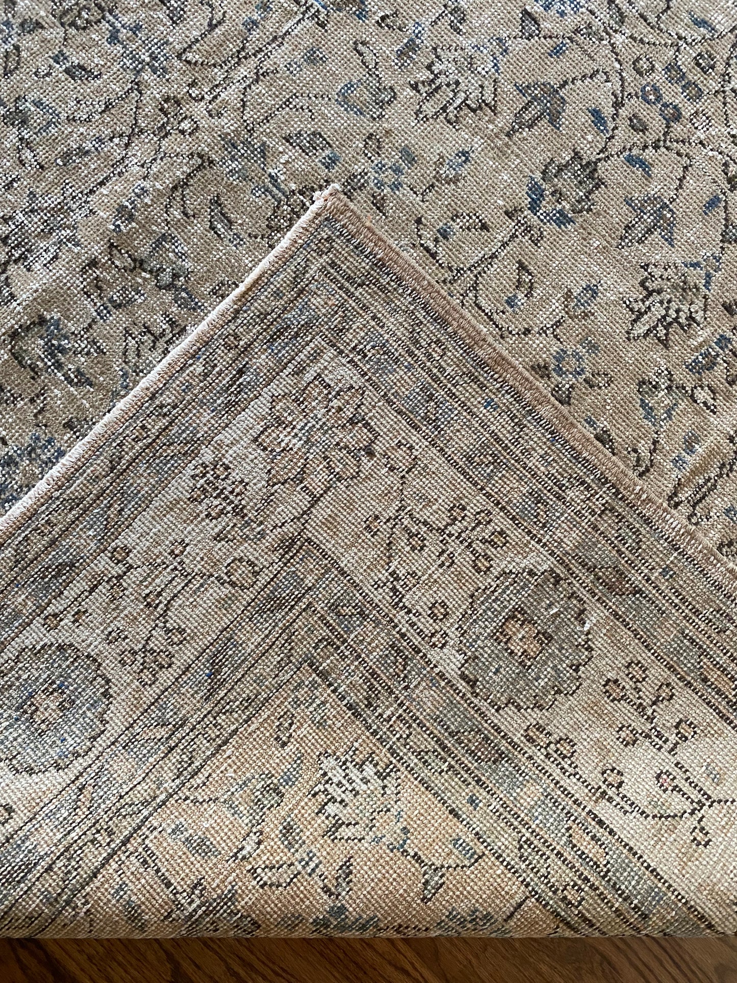 Vintage Turkish Wool Area Rug 7’7’x10’8" – Hand-Knotted Neutral & Blue Floral Rug | Cora