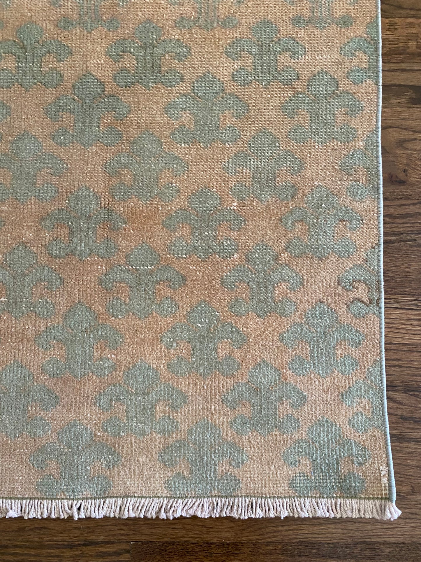 Vintage Turkish Wool Runner 2’2.5 x 8’10 – Hand-Knotted Peach & Sea Foam Green Runner | Lucia