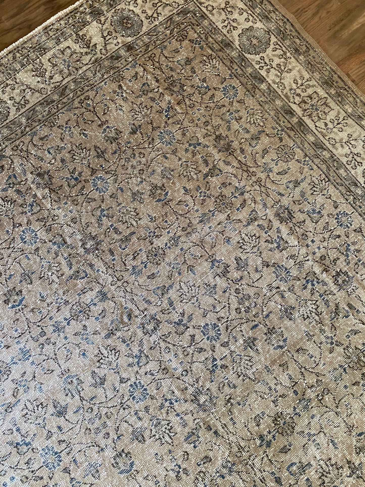 Vintage Turkish Wool Area Rug 7’7’x10’8" – Hand-Knotted Neutral & Blue Floral Rug | Cora