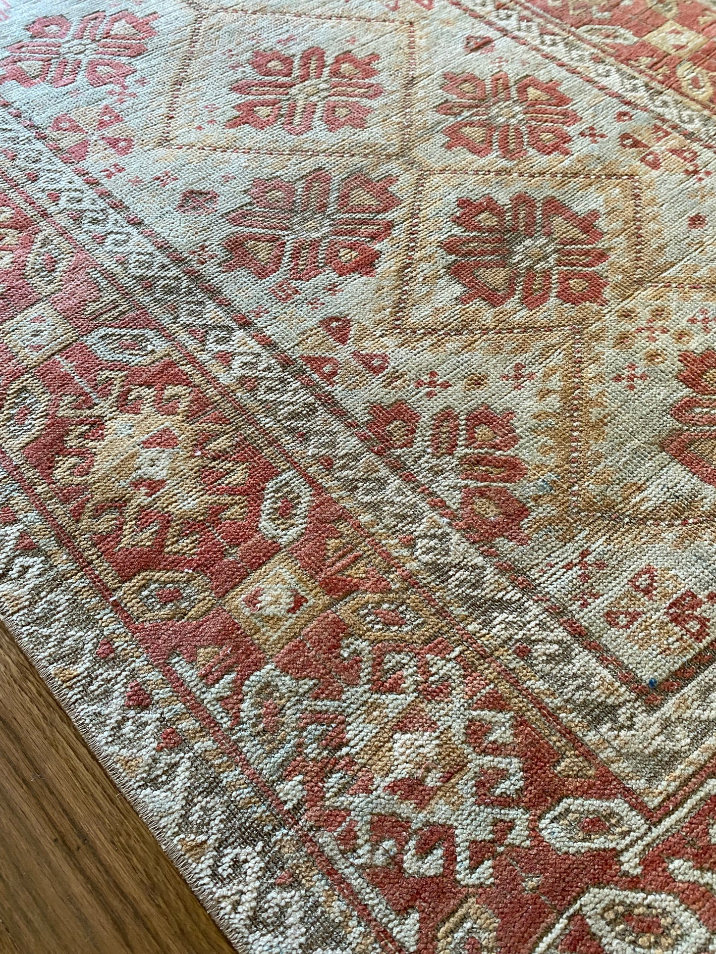 Odette 2’10 x 5’9