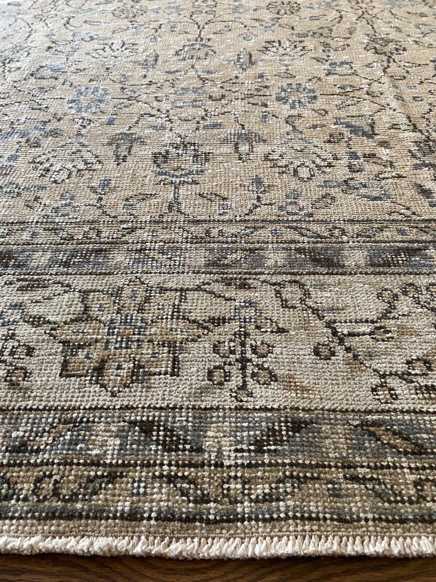 Vintage Turkish Wool Area Rug 7’7’x10’8" – Hand-Knotted Neutral & Blue Floral Rug | Cora