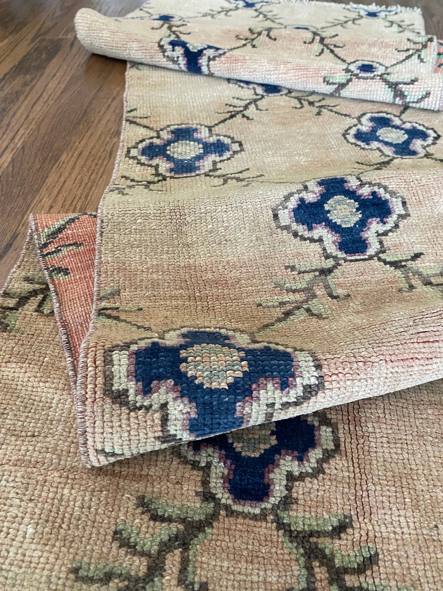 Vivian 2’ x 7’5.5