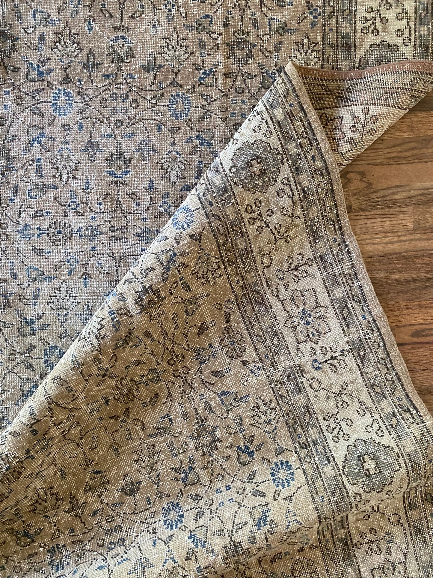 Vintage Turkish Wool Area Rug 7’7’x10’8" – Hand-Knotted Neutral & Blue Floral Rug | Cora