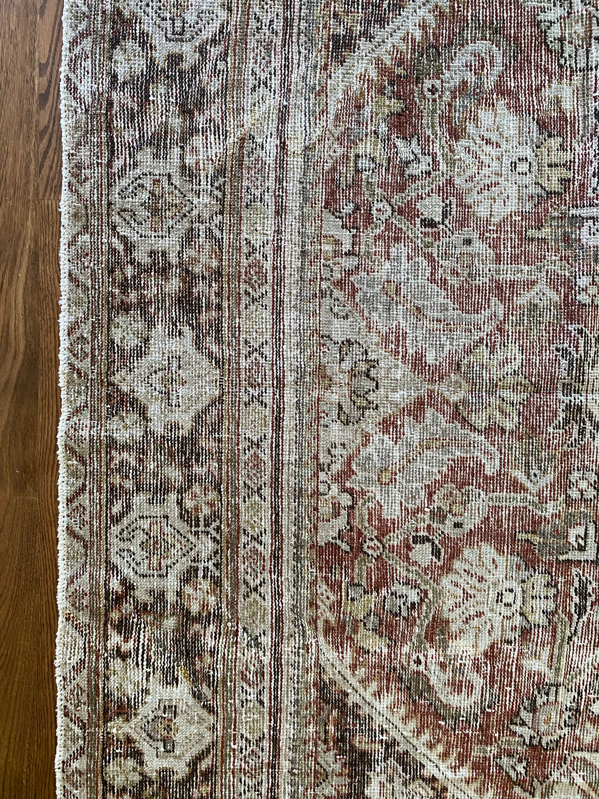 Antique Mahal Wool Area Rug 6’11x10’2” – Hand-Knotted Red Rug | Emre