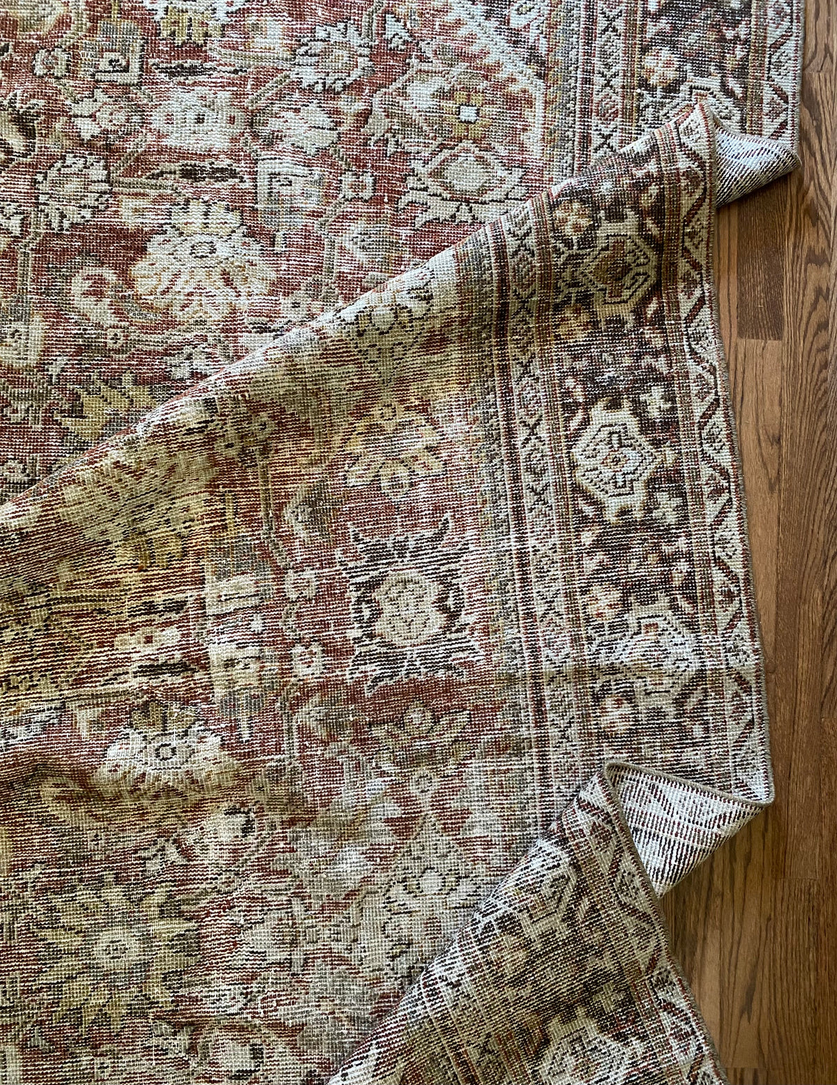 Antique Mahal Wool Area Rug 6’11x10’2” – Hand-Knotted Red Rug | Emre