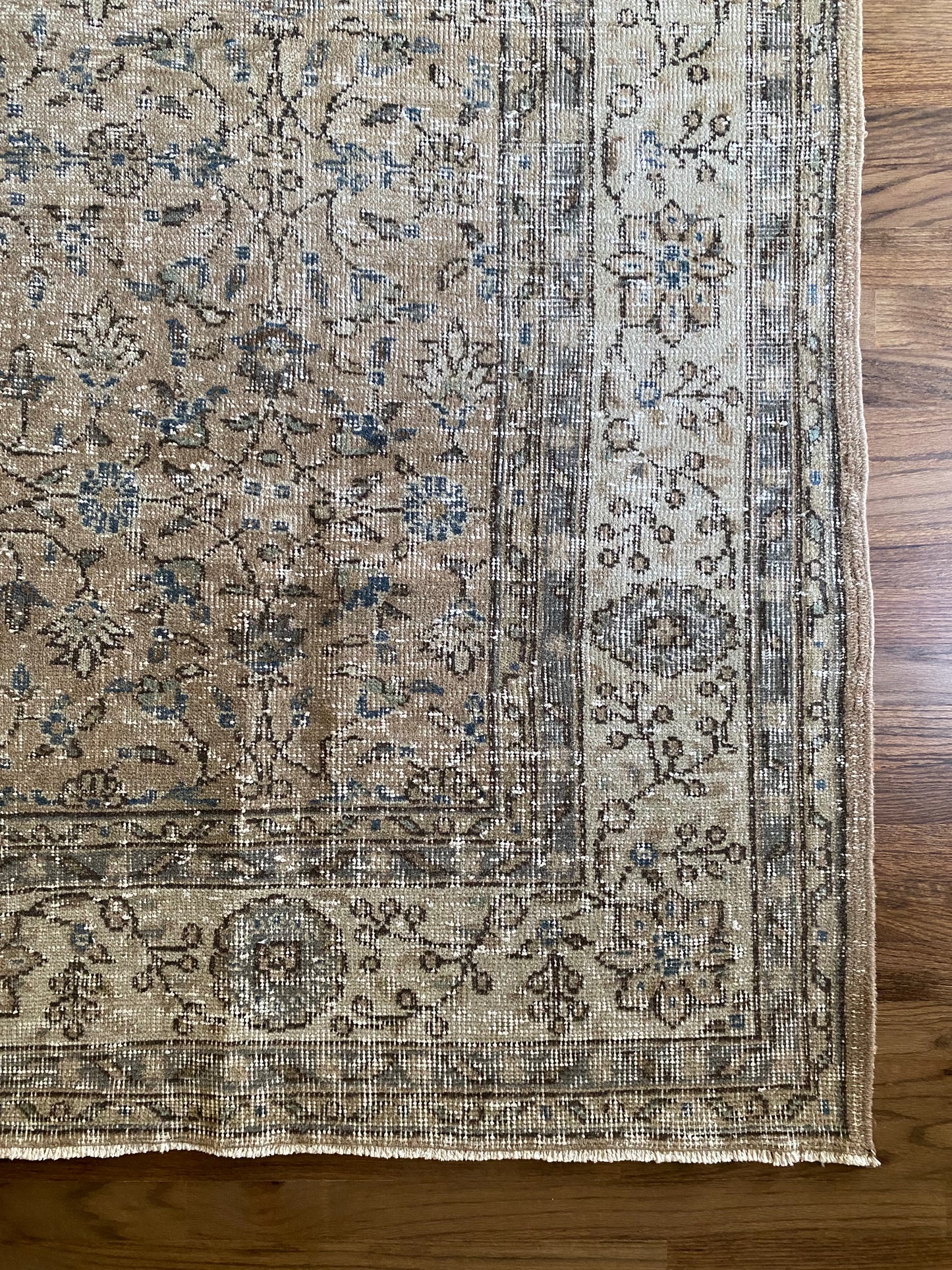 Vintage Turkish Wool Area Rug 7’7’x10’8" – Hand-Knotted Neutral & Blue Floral Rug | Cora