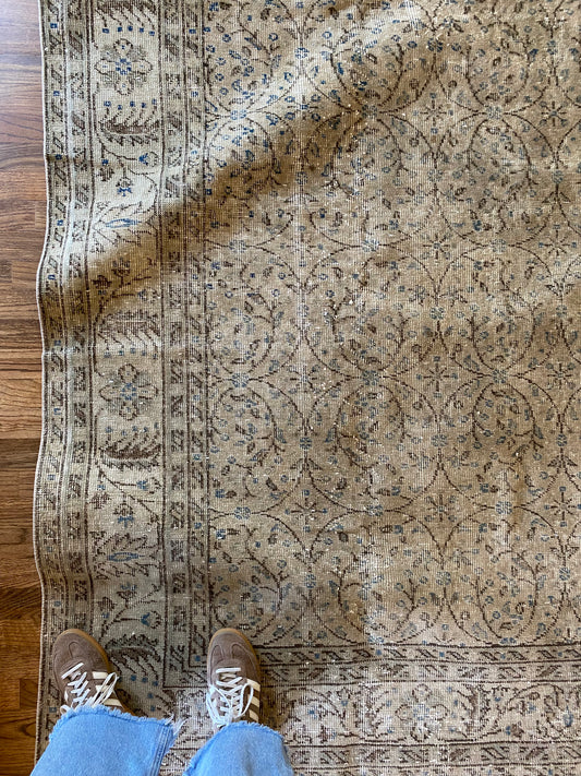 Neutral vintage area rug 8x10 warm tan tones