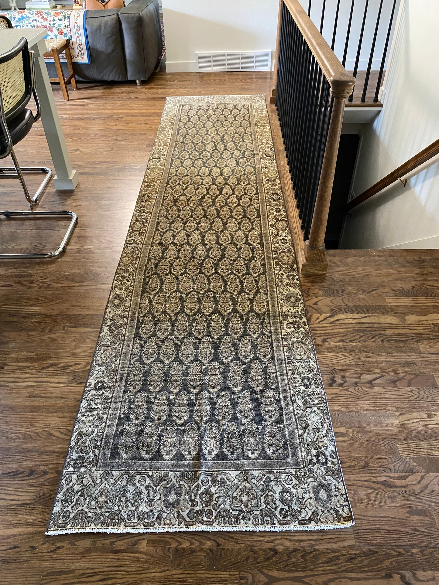 Mila 3’0.5 x 12’10