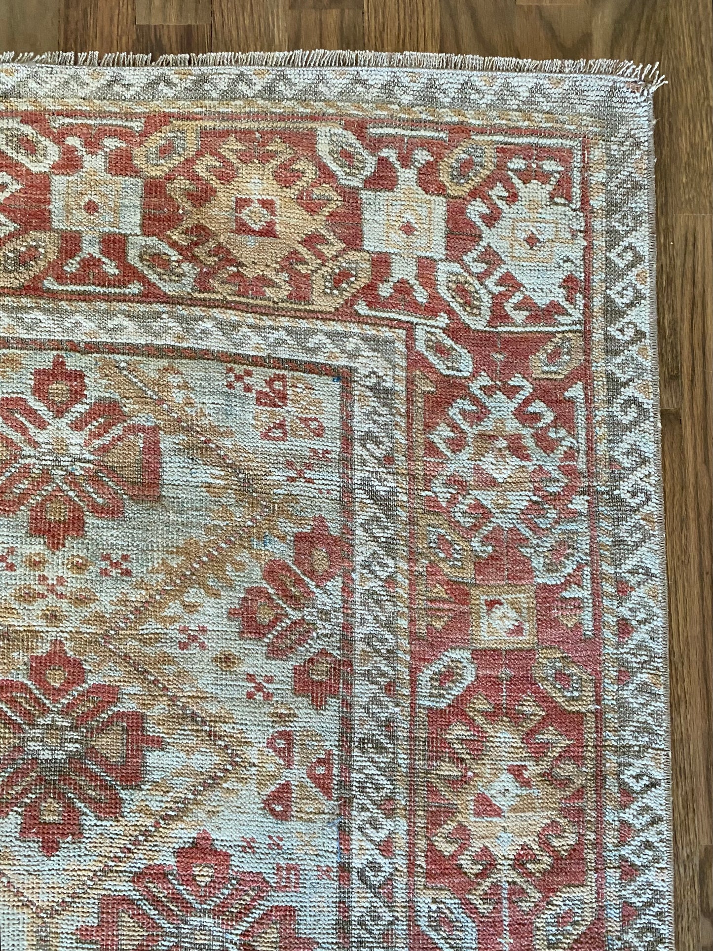 Odette 2’10 x 5’9