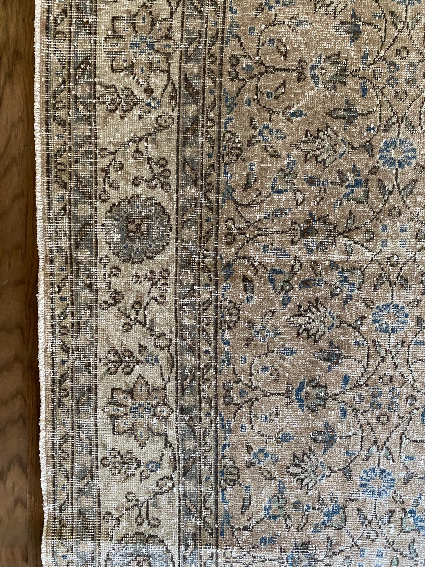 Vintage Turkish Wool Area Rug 7’7’x10’8" – Hand-Knotted Neutral & Blue Floral Rug | Cora