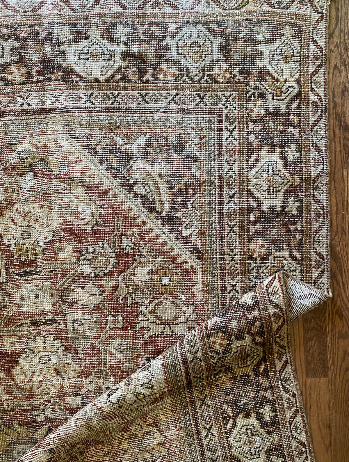 Antique Mahal Wool Area Rug 6’11x10’2” – Hand-Knotted Red Rug | Emre