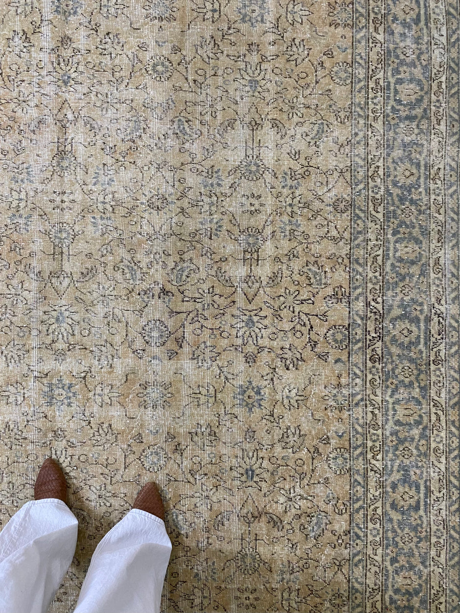 Two Sisters Rugs | Hand Knotted Wool Rugs