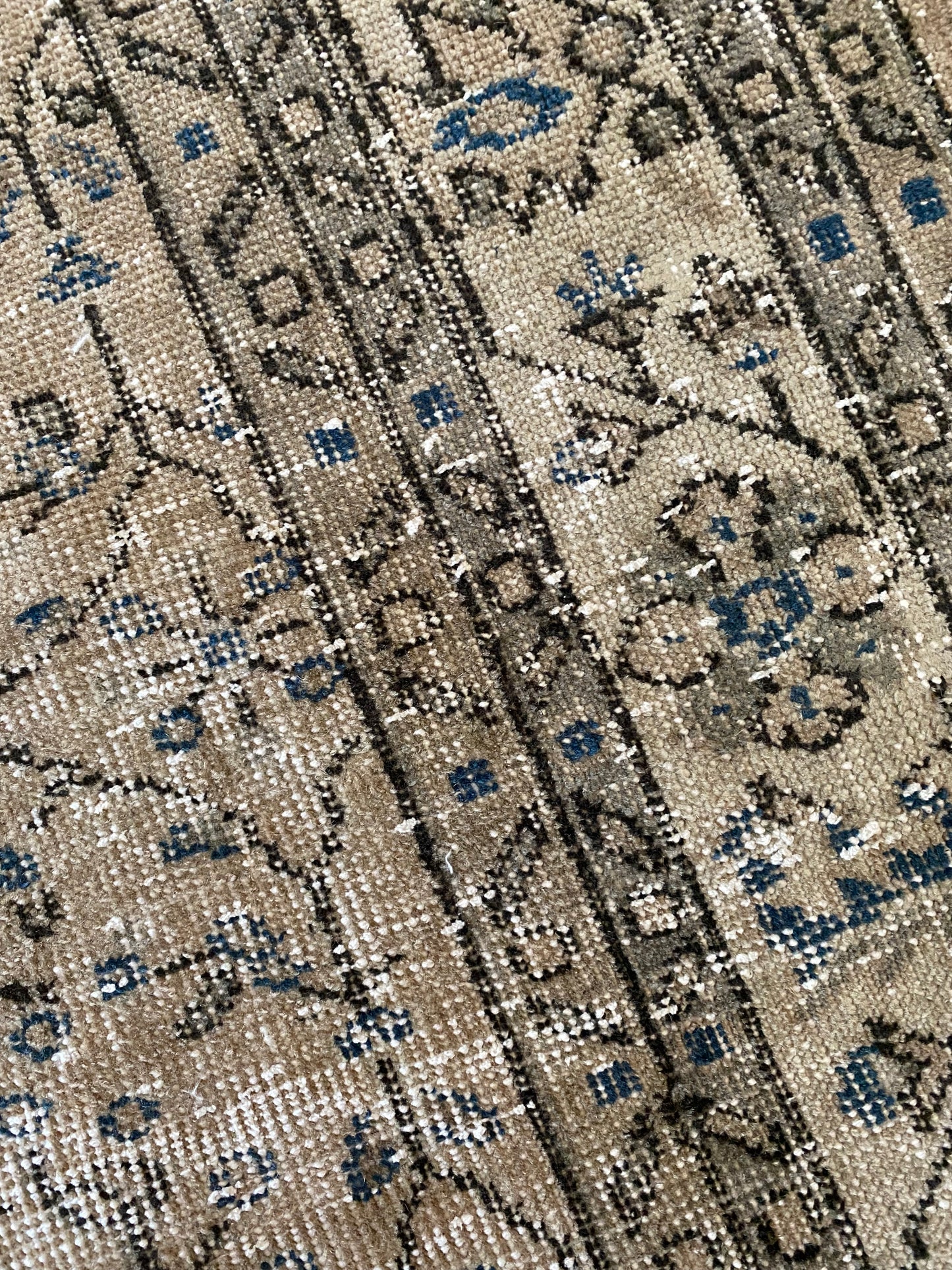 Vintage Turkish Wool Area Rug 7’11’x10’8" – Hand-Knotted Neutral Rug | Collins