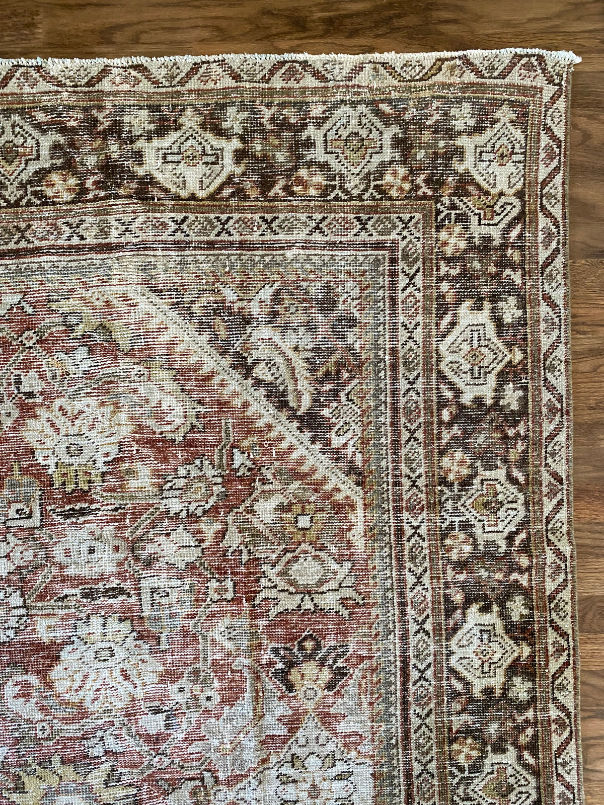 Antique Mahal Wool Area Rug 6’11x10’2” – Hand-Knotted Red Rug | Emre