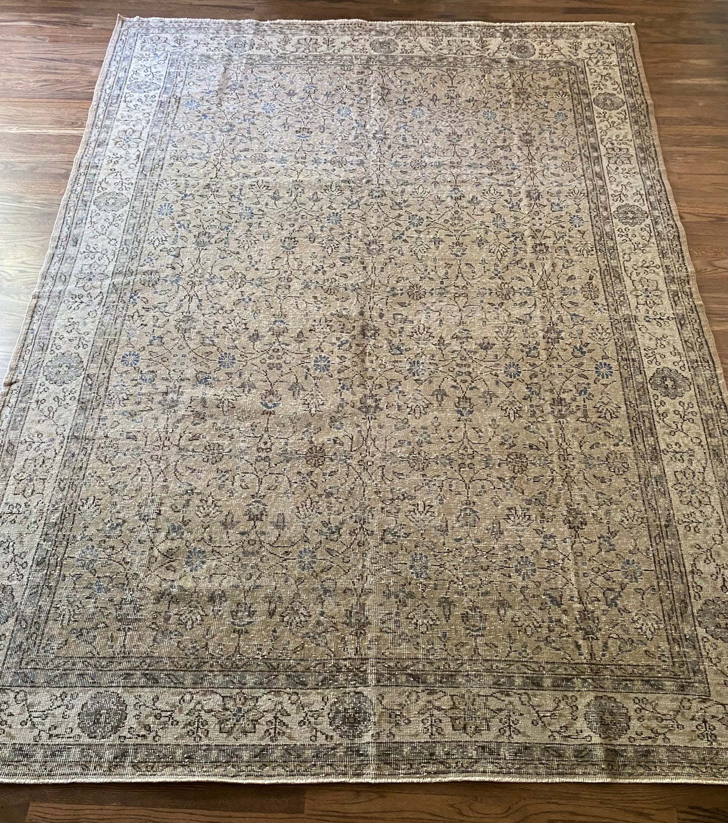 Vintage Turkish Wool Area Rug 7’7’x10’8" – Hand-Knotted Neutral & Blue Floral Rug | Cora