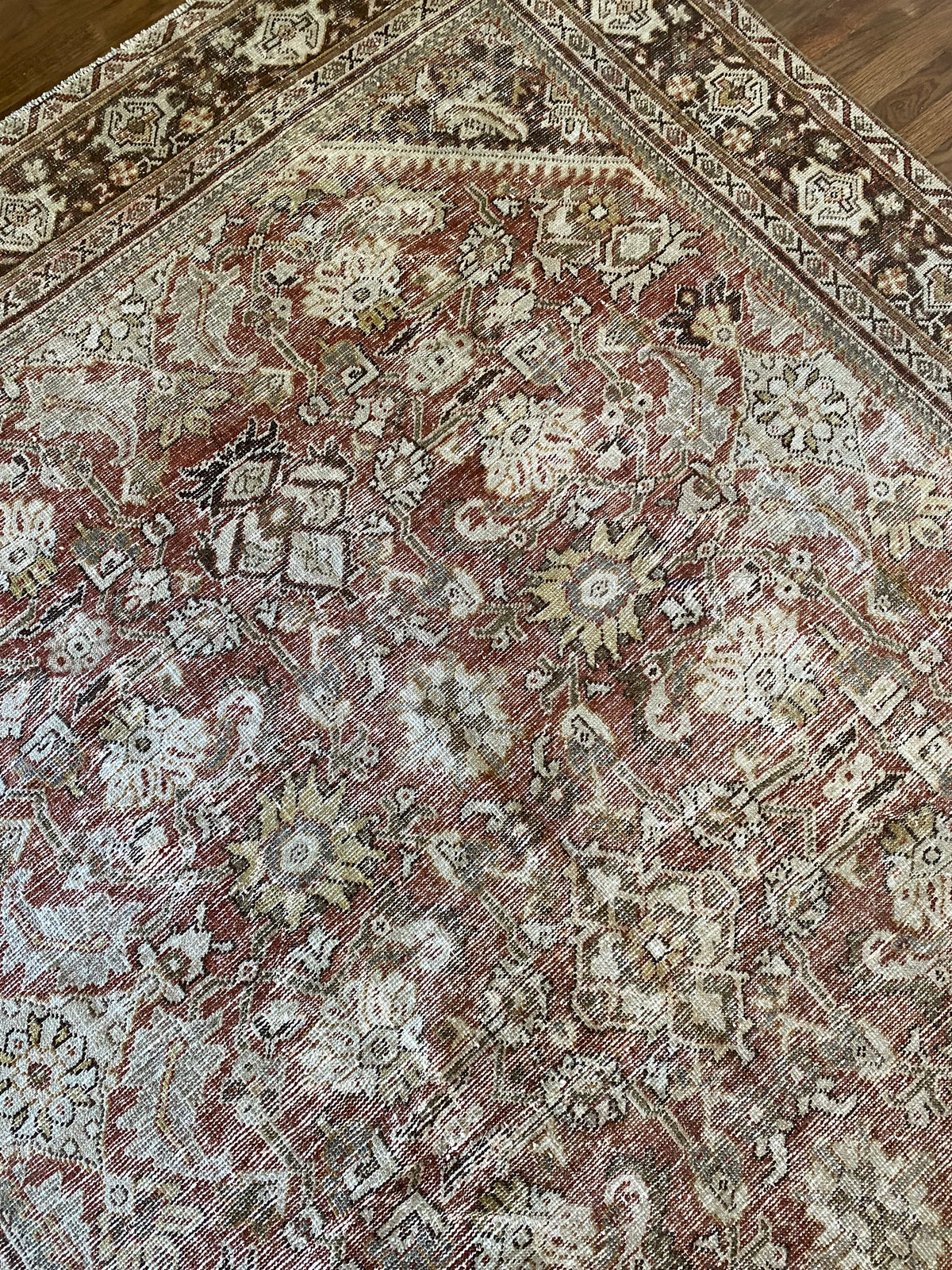 Antique Mahal Wool Area Rug 6’11x10’2” – Hand-Knotted Red Rug | Emre