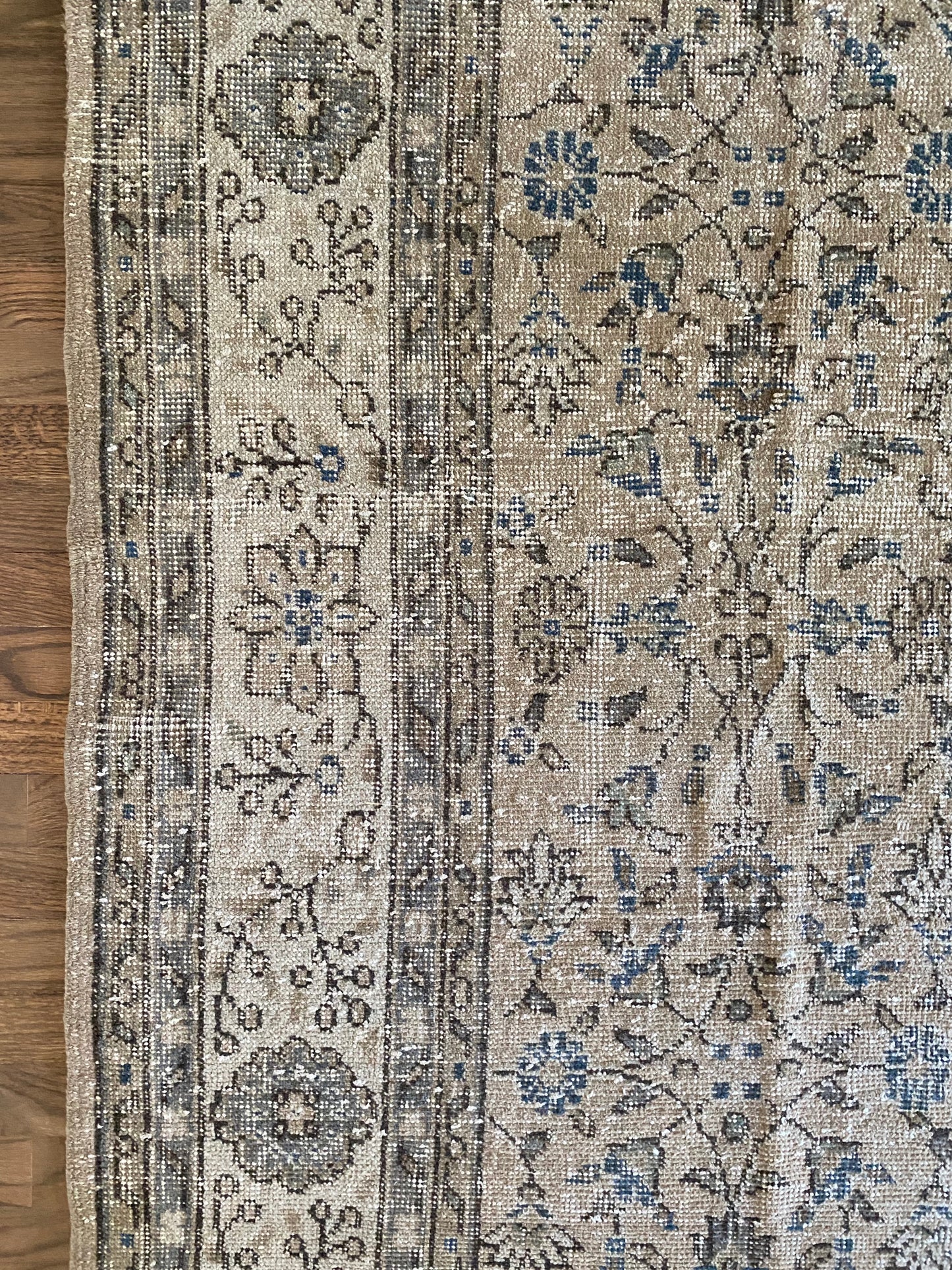Vintage Turkish Wool Area Rug 7’7’x10’8" – Hand-Knotted Neutral & Blue Floral Rug | Cora
