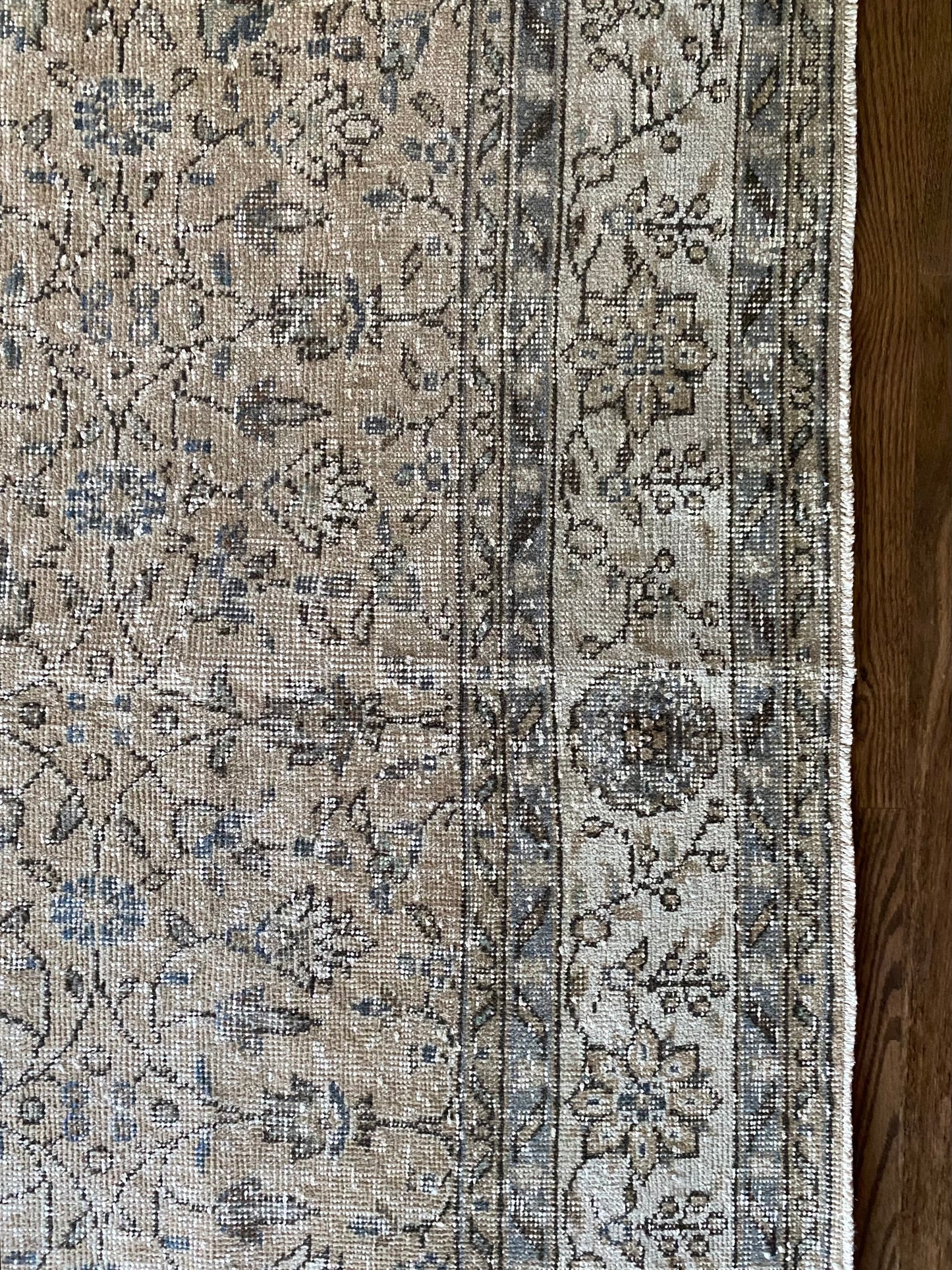 Vintage Turkish Wool Area Rug 7’7’x10’8" – Hand-Knotted Neutral & Blue Floral Rug | Cora