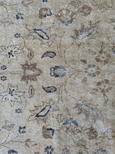 Load image into Gallery viewer, Dezi 7’5 x 10’7 (7 x 11)
