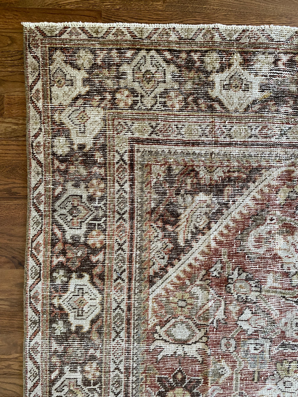 Antique Mahal Wool Area Rug 6’11x10’2” – Hand-Knotted Red Rug | Emre