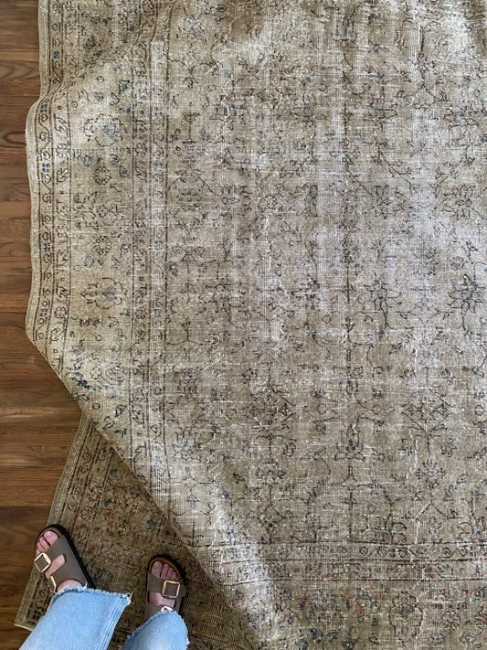 Vintage Turkish Wool Area Rug 9’10”x12’9.5” – Hand-Knotted Neutral Rug | Eden