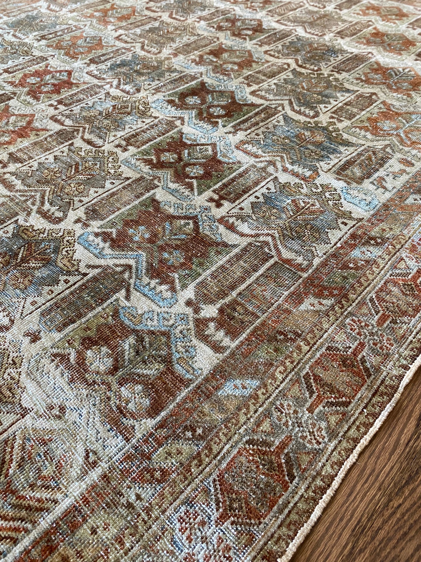 Nikki 4’8.5 x 6’2