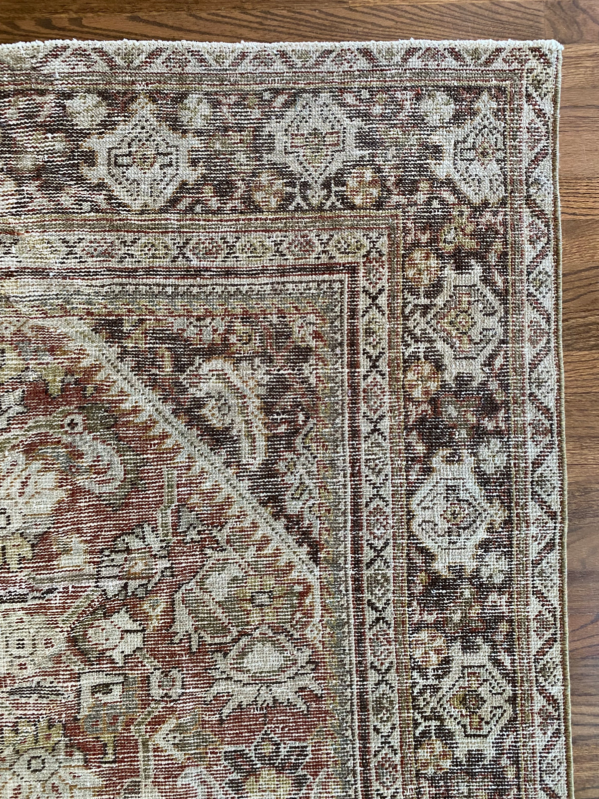 Antique Mahal Wool Area Rug 6’11x10’2” – Hand-Knotted Red Rug | Emre