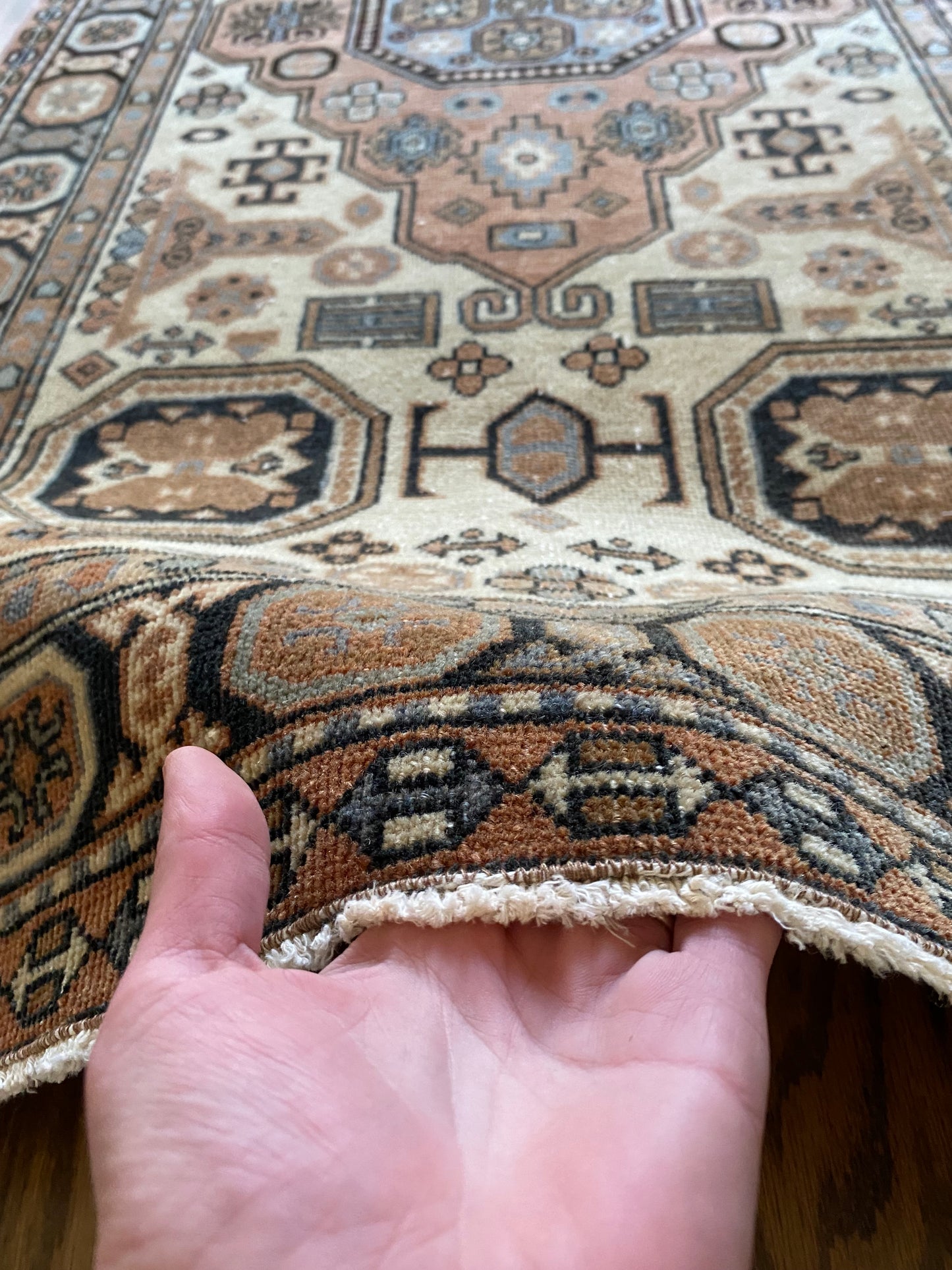 Beatrice 2’9.5 x 5’9