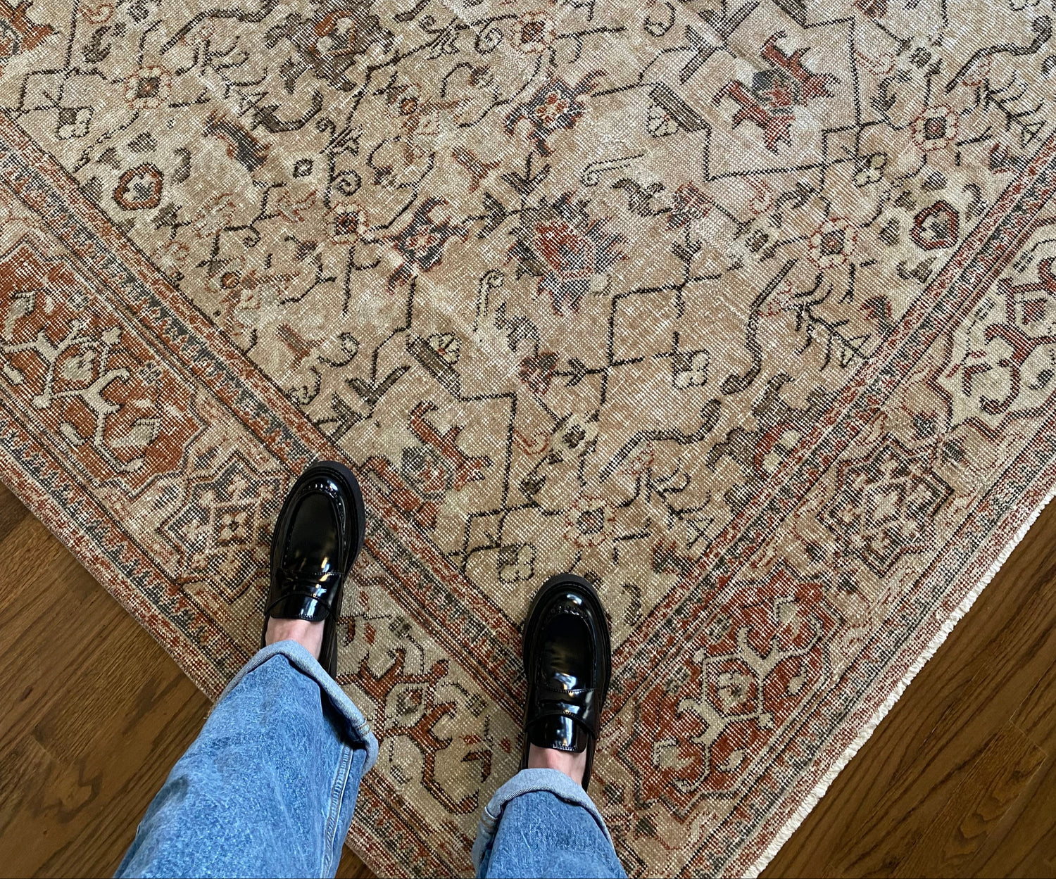 Two Sisters Rugs | Hand Knotted Wool Rugs