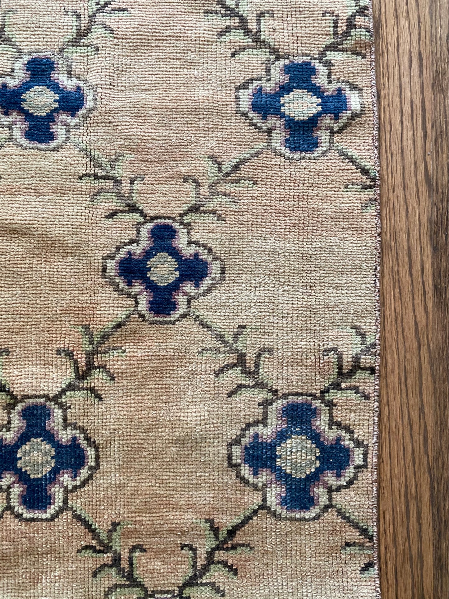 Vivian 2’ x 7’5.5