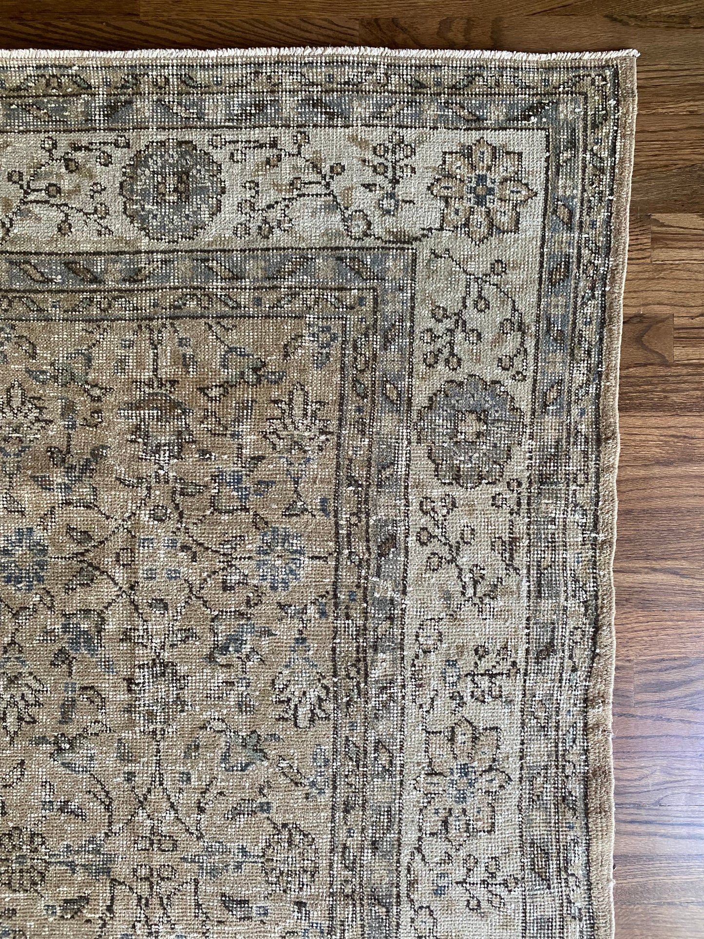 Vintage Turkish Wool Area Rug 7’7’x10’8" – Hand-Knotted Neutral & Blue Floral Rug | Cora